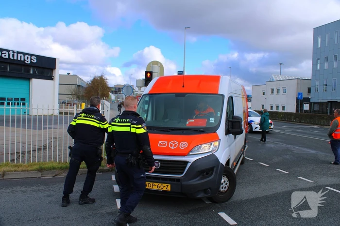 Bestelbus blokkeert oprit