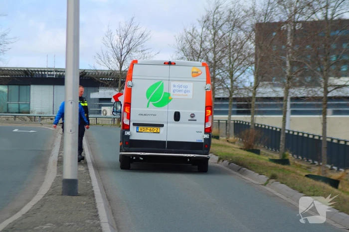Bestelbus blokkeert oprit