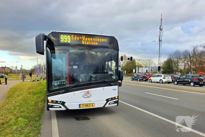 Fietser gewond bij aanrijding met lijnbus