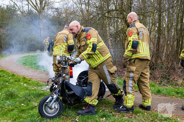Scooter gaat in vlammen op