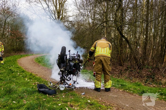 Scooter gaat in vlammen op