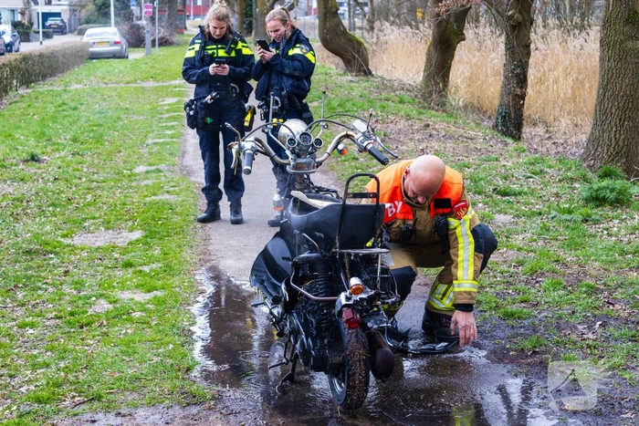 Scooter gaat in vlammen op