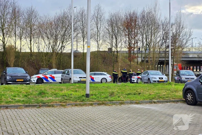 Politie haalt auto van snelweg