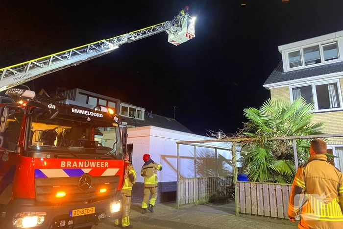 Brand in schoorsteen van woning