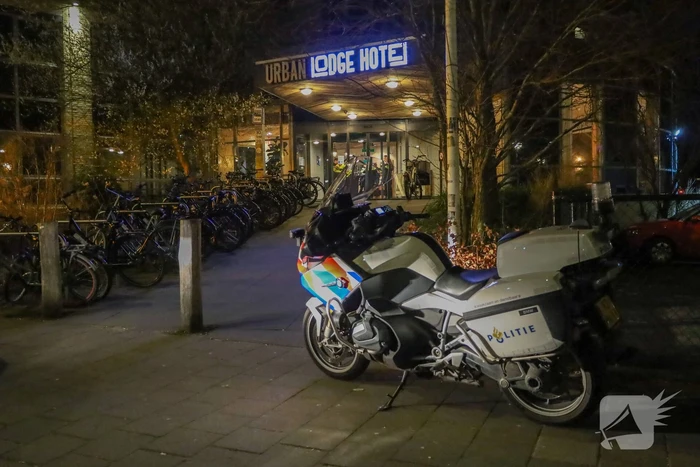 Grote politie-inzet bij hotel voor mogelijke steekincident