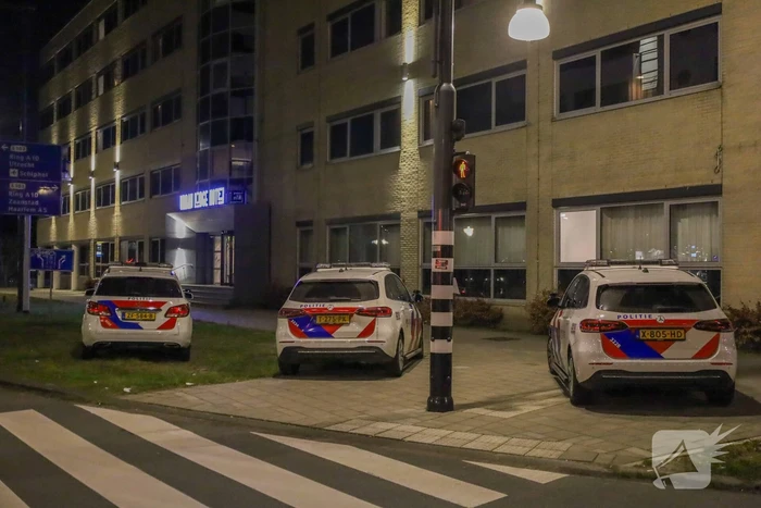Grote politie-inzet bij hotel voor mogelijke steekincident