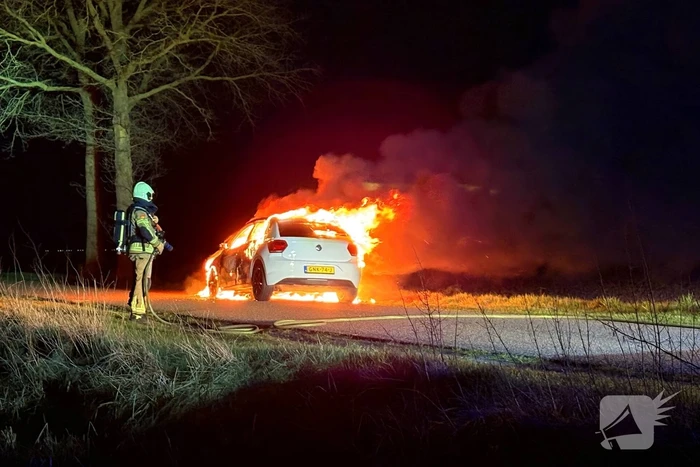 Voertuigbrand moeilijk te bestrijden