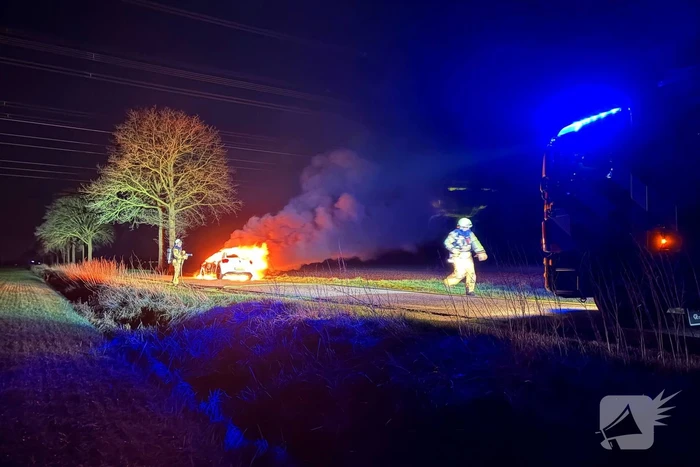 Voertuigbrand moeilijk te bestrijden