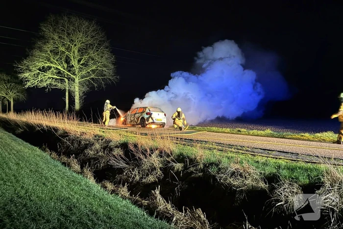 Voertuigbrand moeilijk te bestrijden