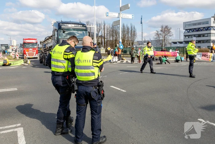 Transportverkeer haven- en industriegebied gehinderd door demonstratie