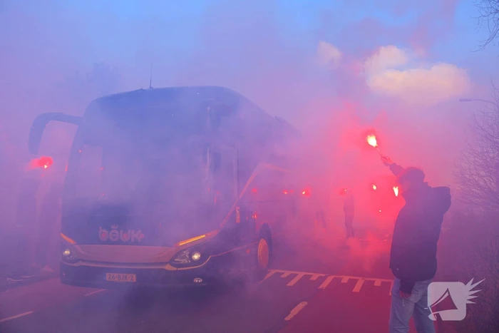 Vuurwerk en spanning tijdens klassieker
