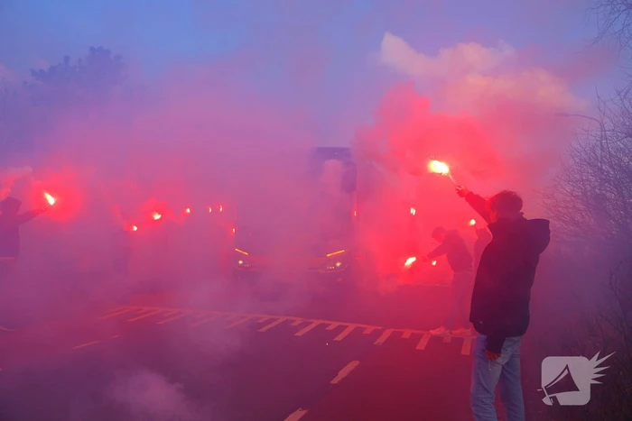 Vuurwerk en spanning tijdens klassieker