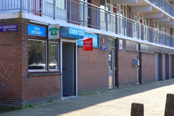 Vuurwapen getoond tijdens overval op telefoonzaak