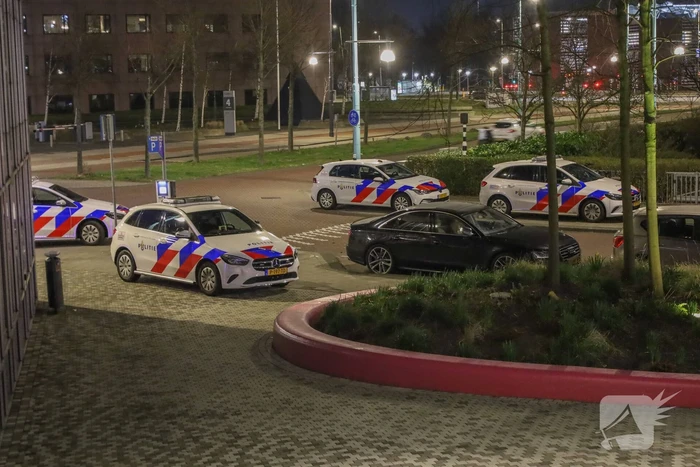 Politie grootschalig aanwezig bij woningoverval