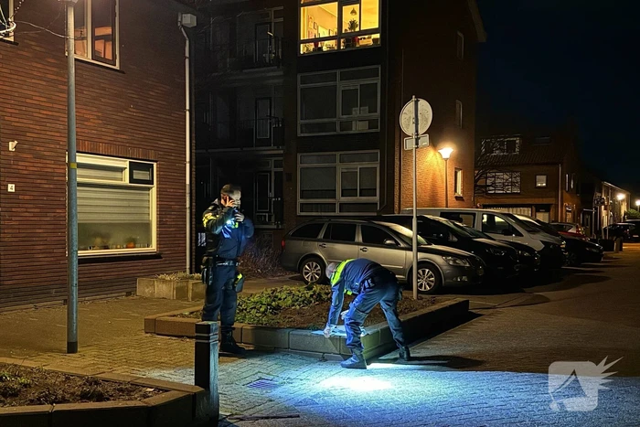 Explosie bij woning, politie onderzoekt incident