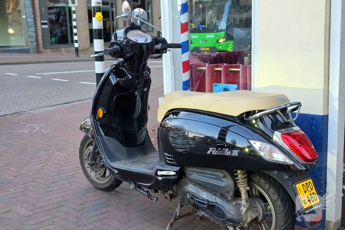 Scooterrijder gewond bij aanrijding met fietsbezorger