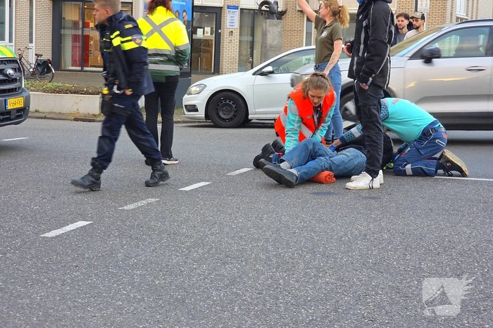 Scooterrijder gewond bij aanrijding met fietsbezorger