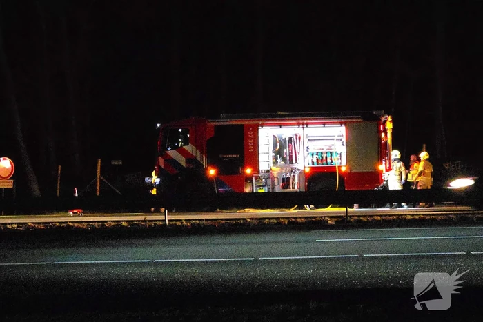 Personenauto volledig verwoest door brand