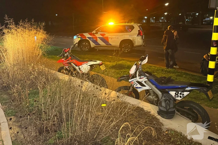 Twee brommerrijders gewond bij aanrijding voor zebrapad