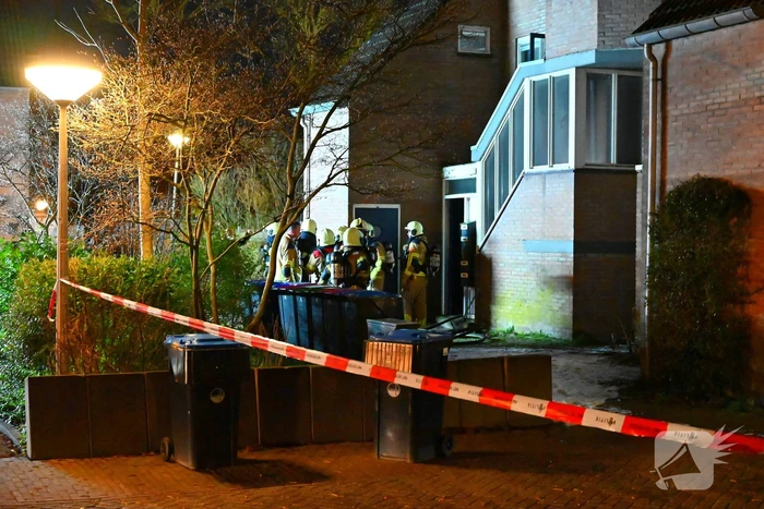 Persoon gered uit brandende woning