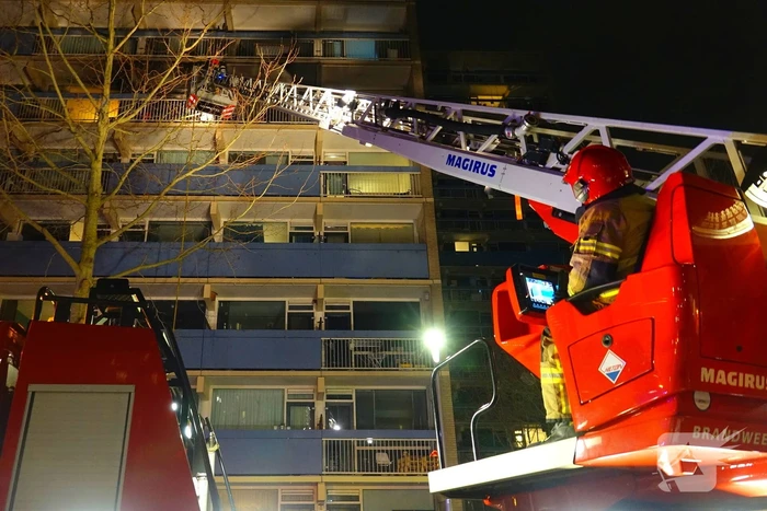Deel van flat ontruimd wegens grote brand