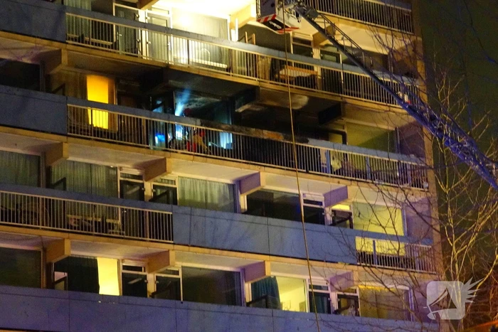 Deel van flat ontruimd wegens grote brand