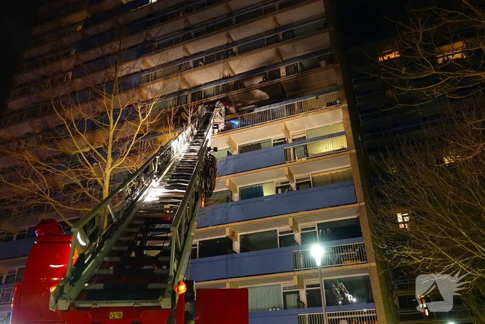 Deel van flat ontruimd wegens grote brand