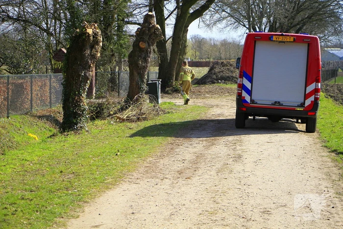 Gasleiding geraakt tijdens snoei werkzaamheden in sloot