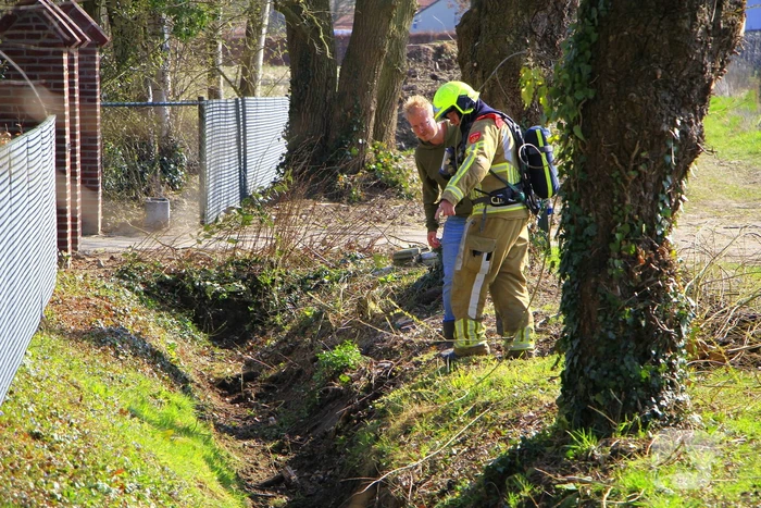 Gasleiding geraakt tijdens snoei werkzaamheden in sloot