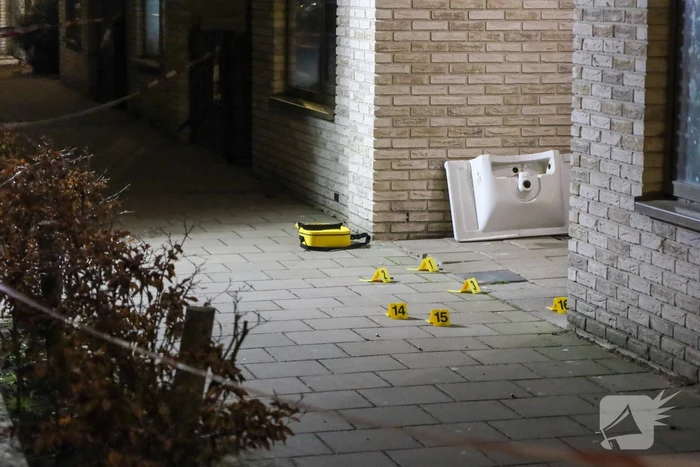 Stoep bezaaid met kogelhulzen na schietpartij bij woning