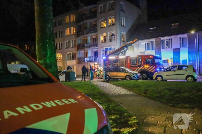 Flatgebouw ontruimd na grote brand in meerdere schuren