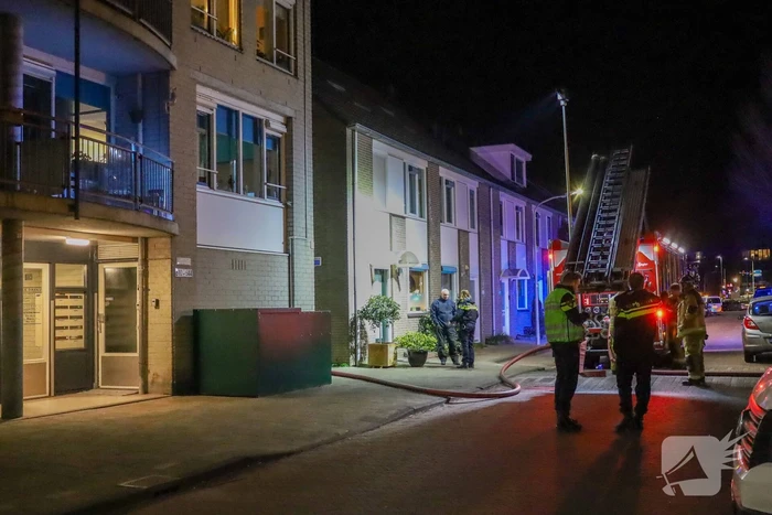 Flatgebouw ontruimd na grote brand in meerdere schuren