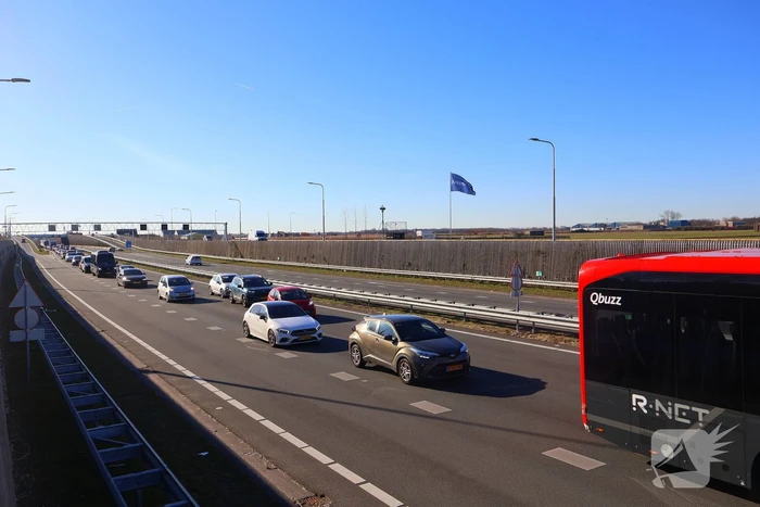 Ongeval tussen meerdere voertuigen zorgt voor vertraging