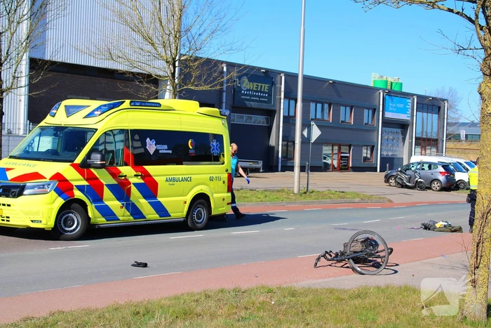 Fietser aangereden door motorrijder