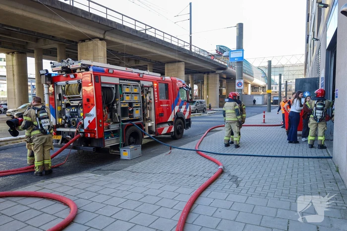 Brand in containerruimte van hotel