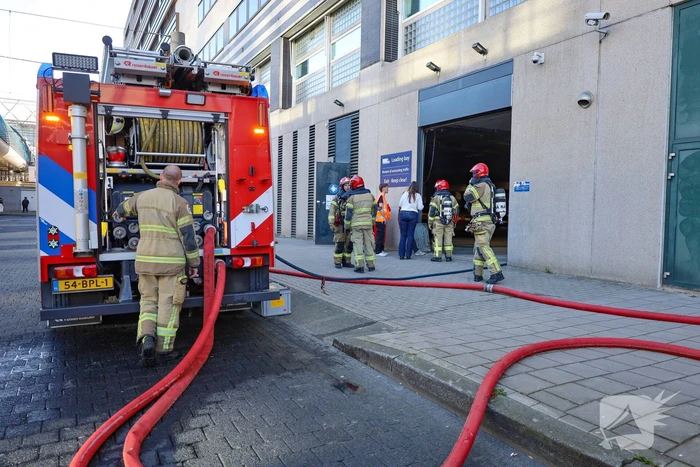 Brand in containerruimte van hotel