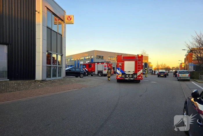 Uitslaande brand in bedrijfspand