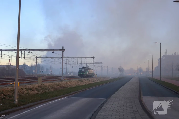 Grote brand in buitenopslag havengebied