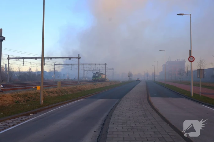 Grote brand in buitenopslag havengebied