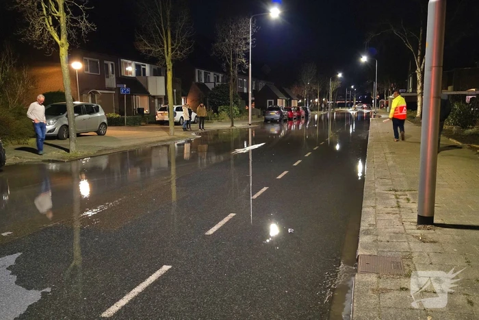 Straten onder water door leidingbreuk