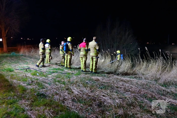 Brandweer bestrijdt natuurbrand