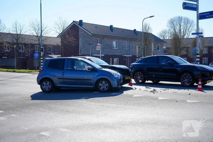 Botsing tussen twee voertuigen