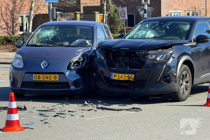 Botsing tussen twee voertuigen