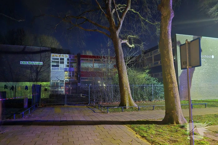 Brandweer forceert deur om brand te bestrijden