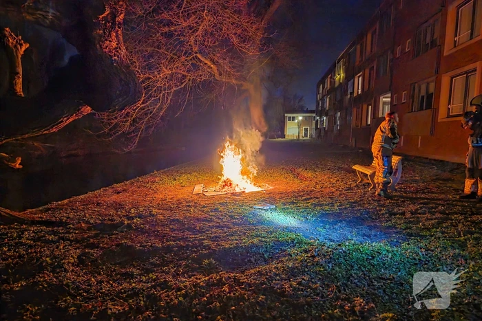 Brandweer dooft buitenbrand