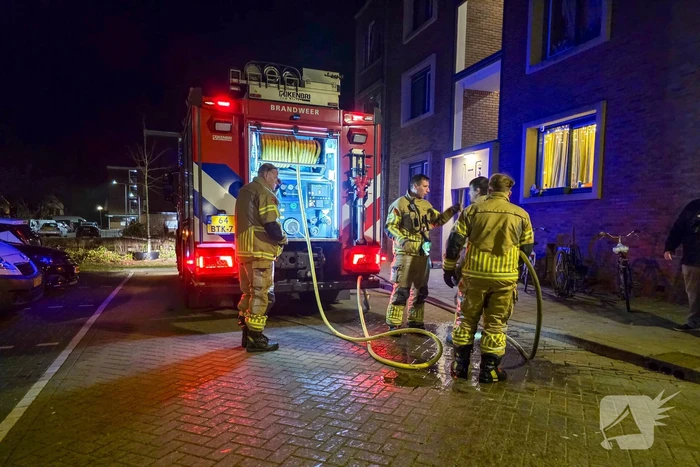 Brandweer dooft buitenbrand