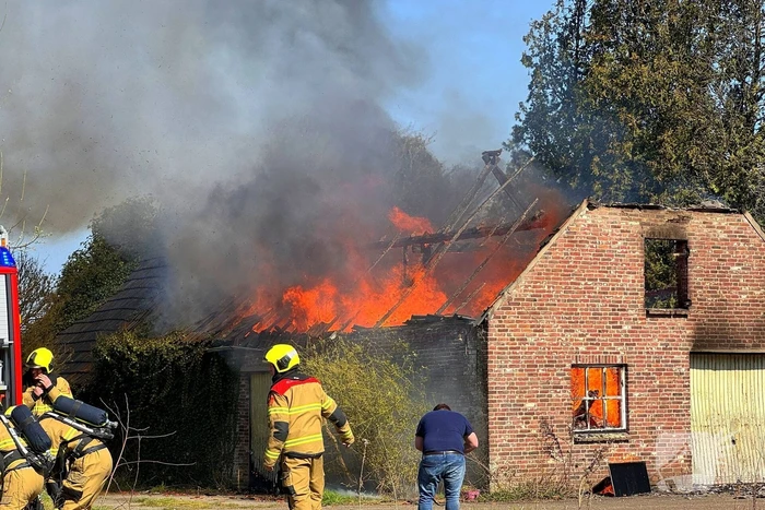 Flinke rookontwikkeling bij schuurbrand