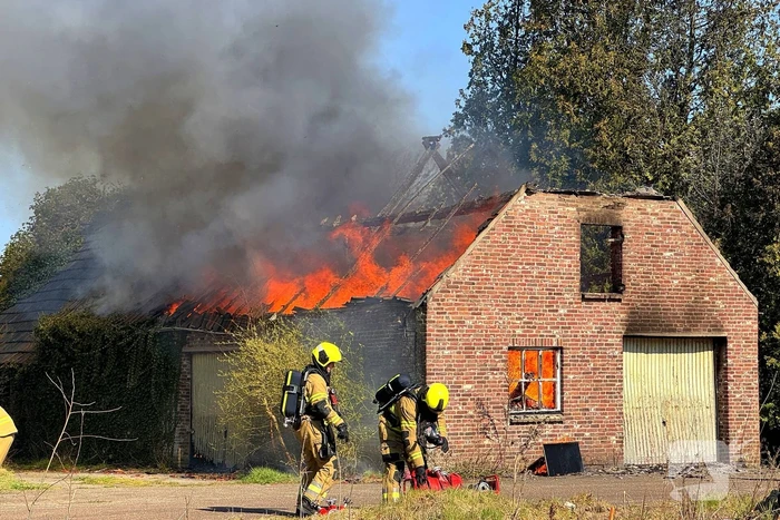 Flinke rookontwikkeling bij schuurbrand