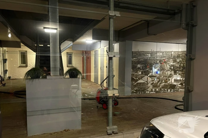 Brand in woning leidt tot ontruiming en stroomuitval