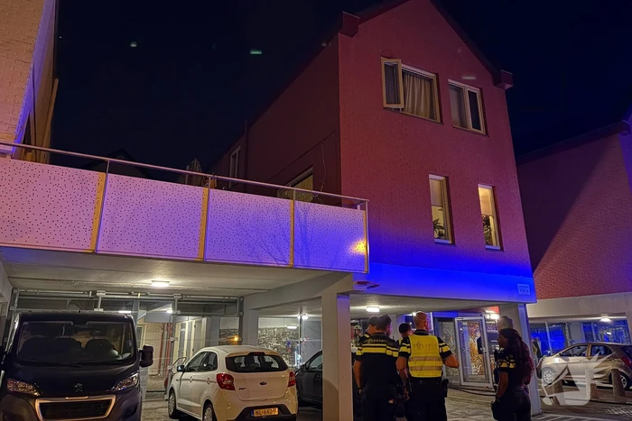 Brand in woning leidt tot ontruiming en stroomuitval
